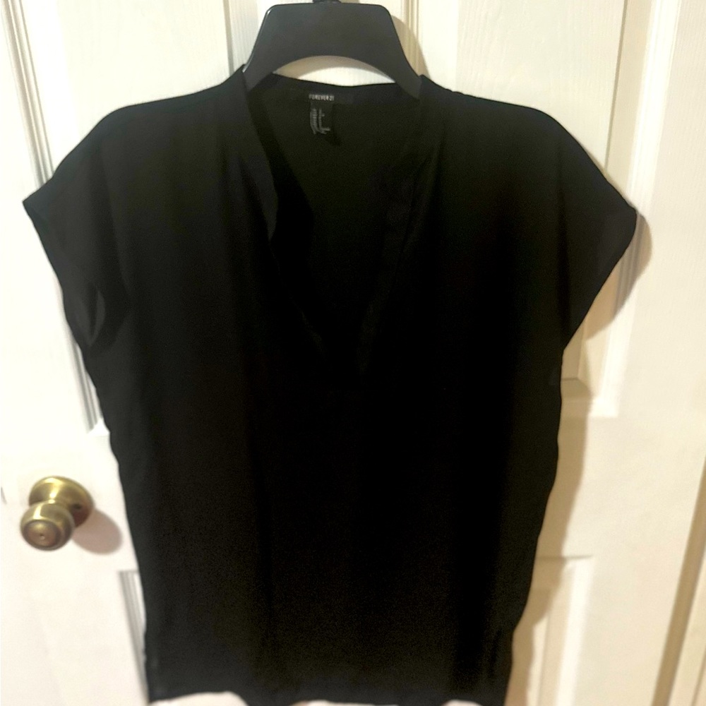 Forever 21 / Short sleeve blouse
